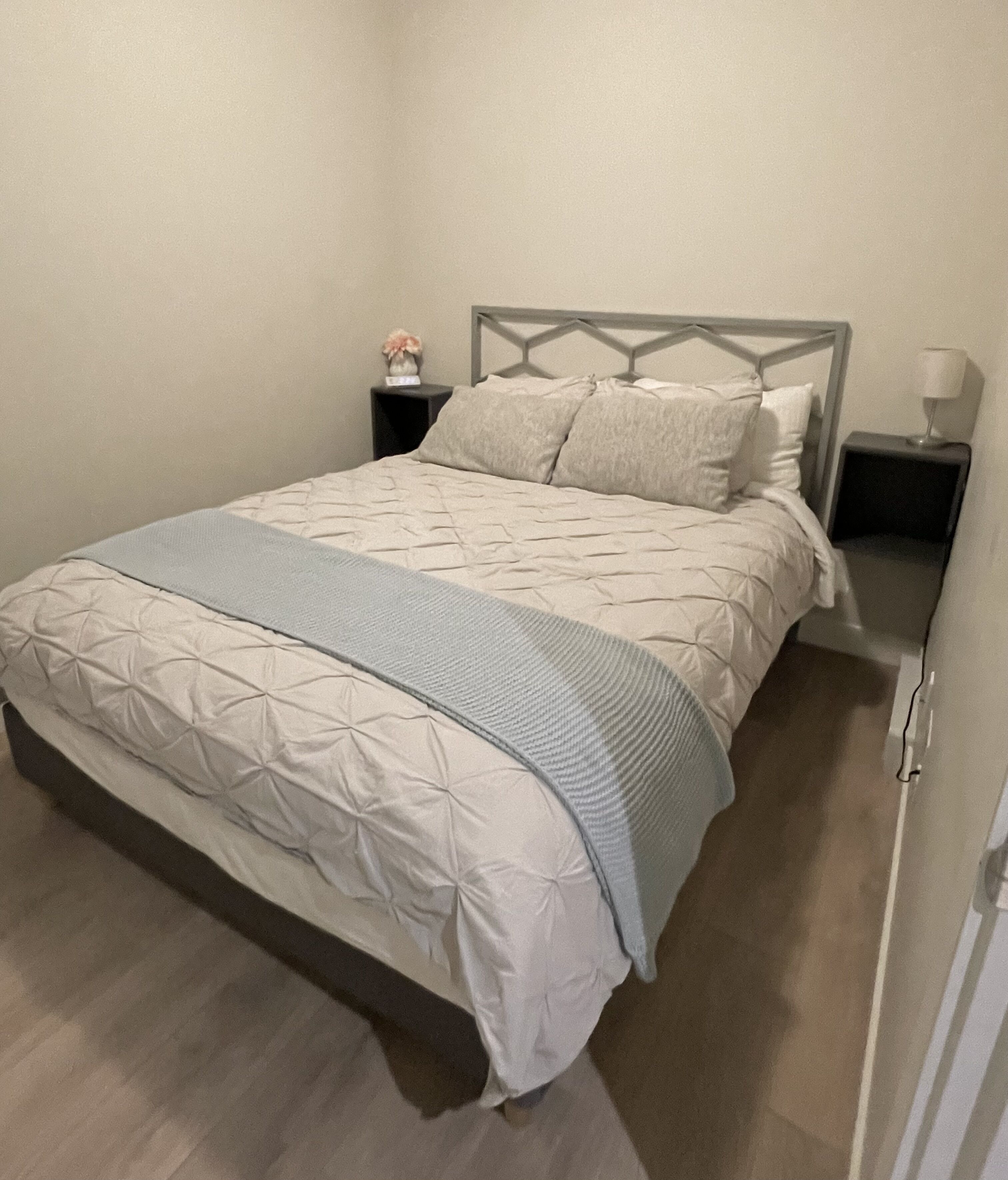 New, clean condo in heart of Downtown! (1BR, 1BH)