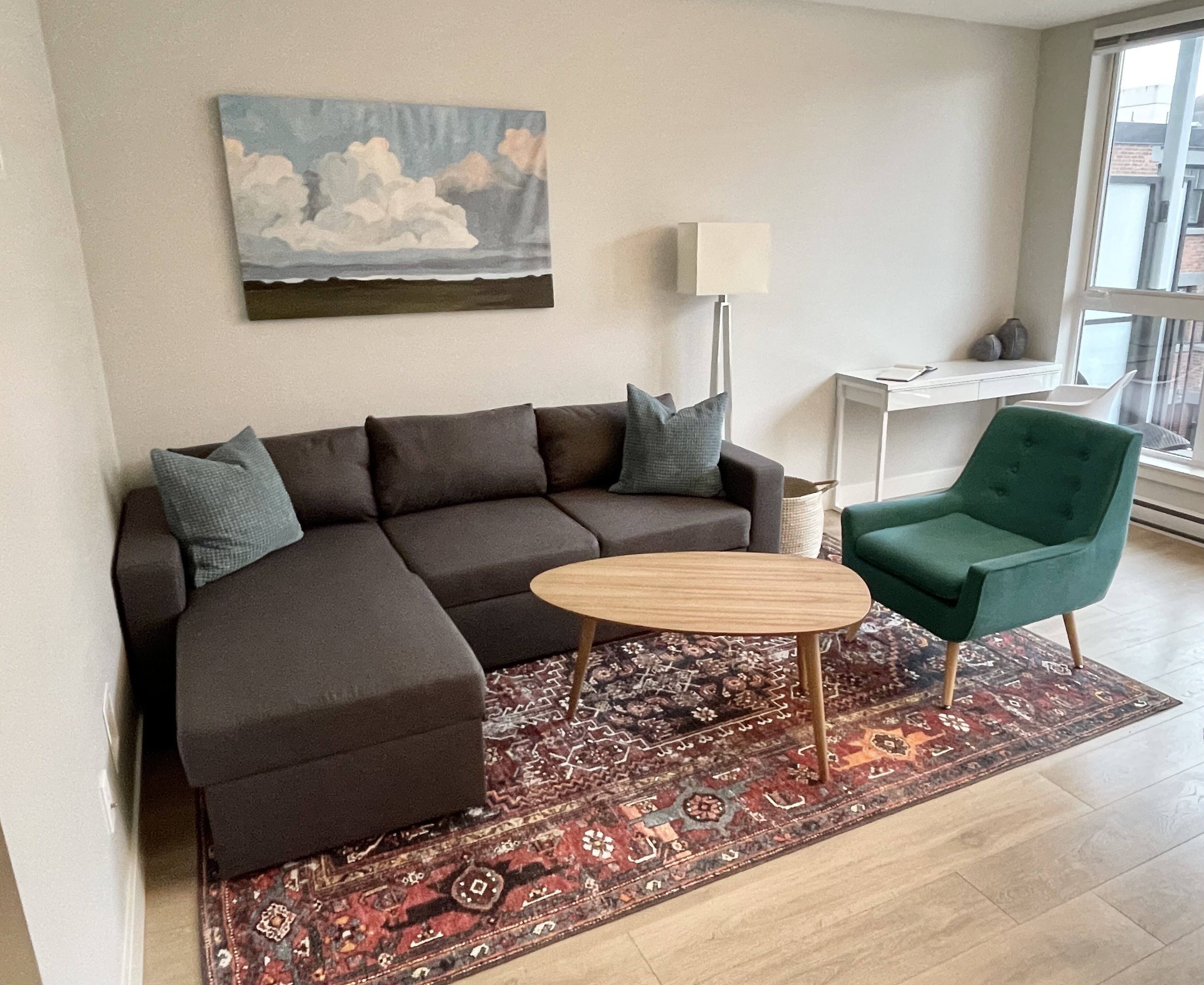 New, clean condo in heart of Downtown! (1BR, 1BH)