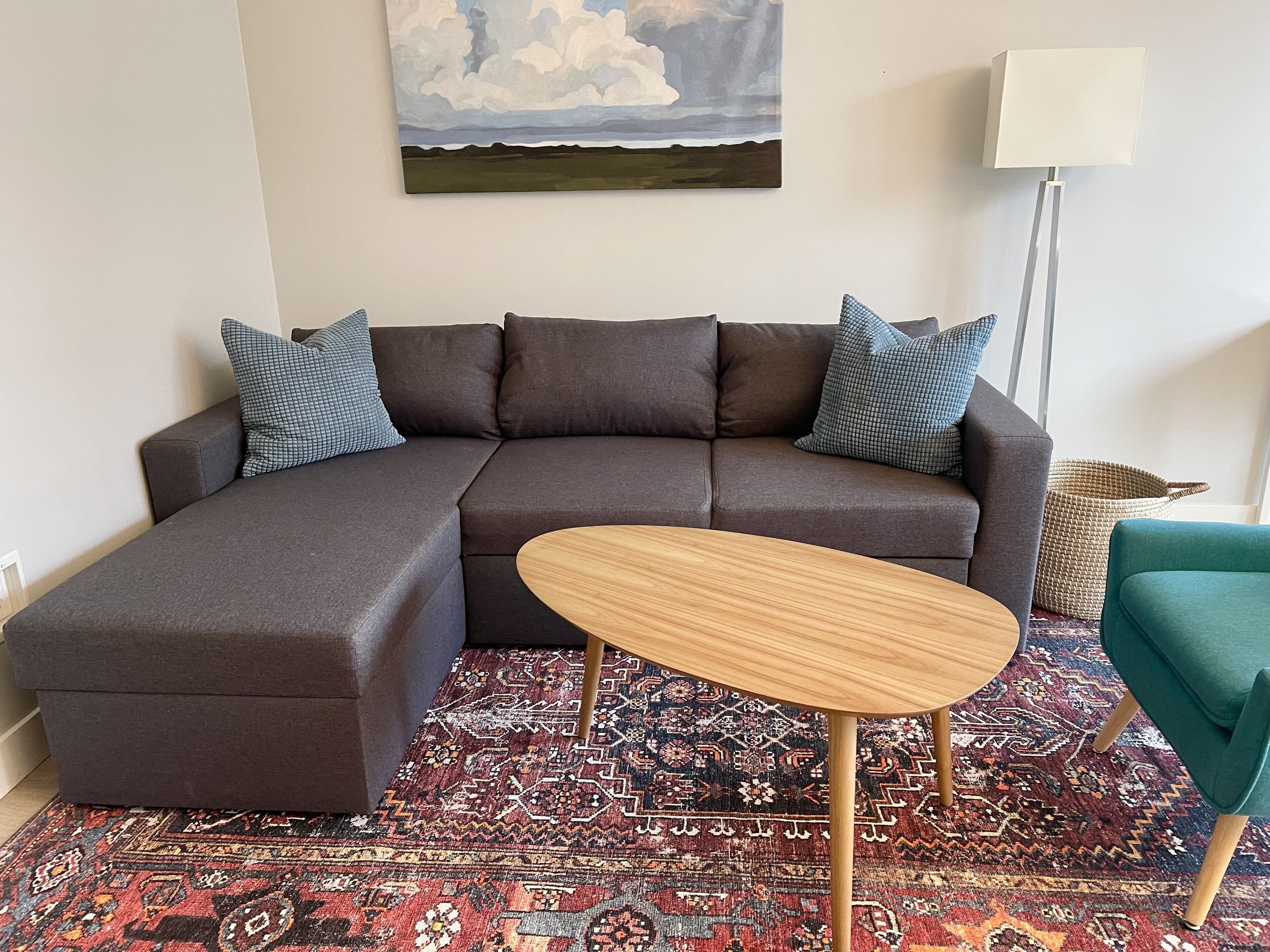 New, clean condo in heart of Downtown! (1BR, 1BH)