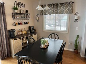 Dining - Lake Melissa Cabin on the Commons (Detroit Lakes)