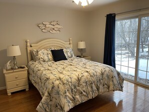 3 habitaciones, tabla de planchar con plancha, wifi y ropa de cama 