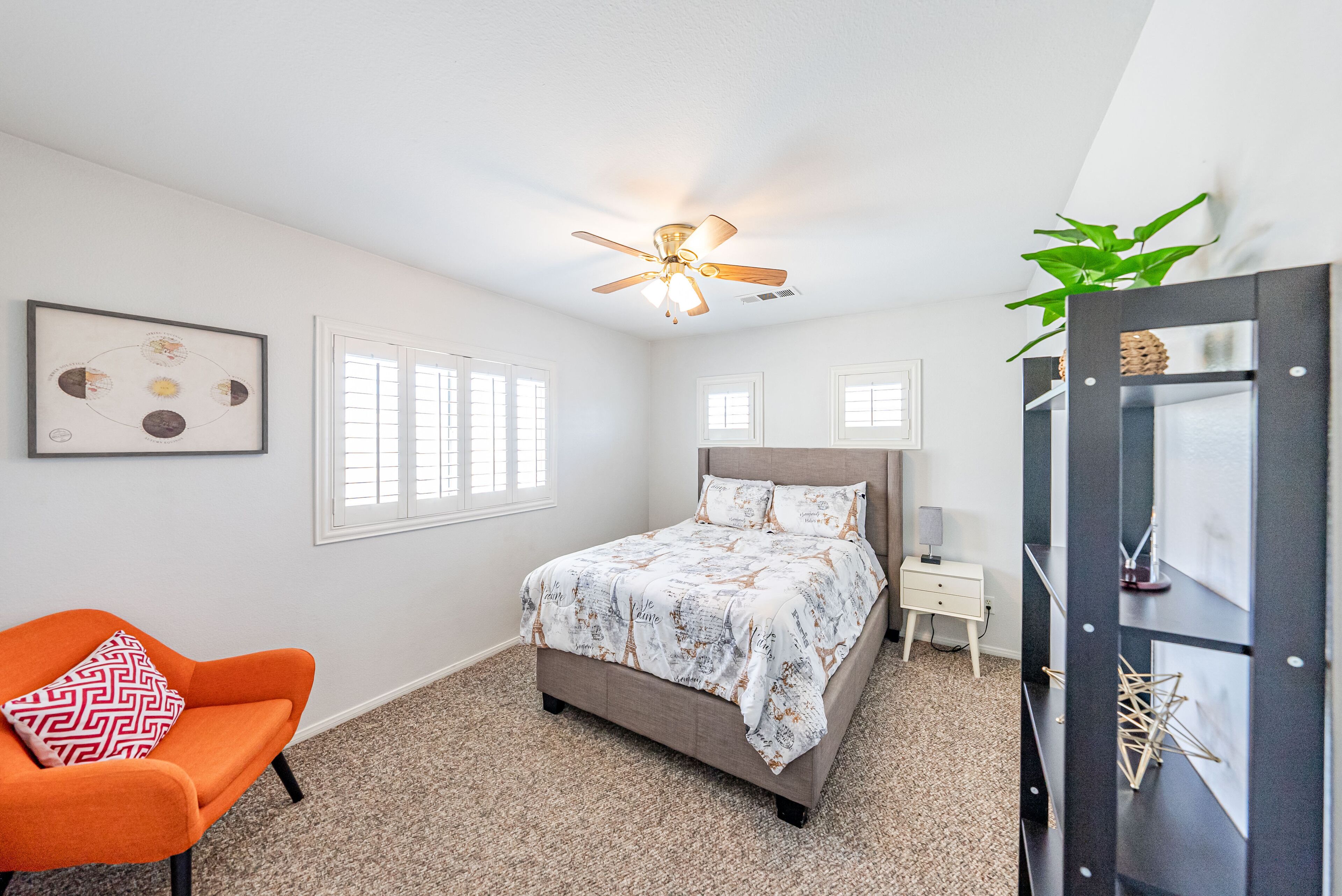 *NEW LISTING* Cozy 4 BR 3.5 BT Home! (1BR DStairs)