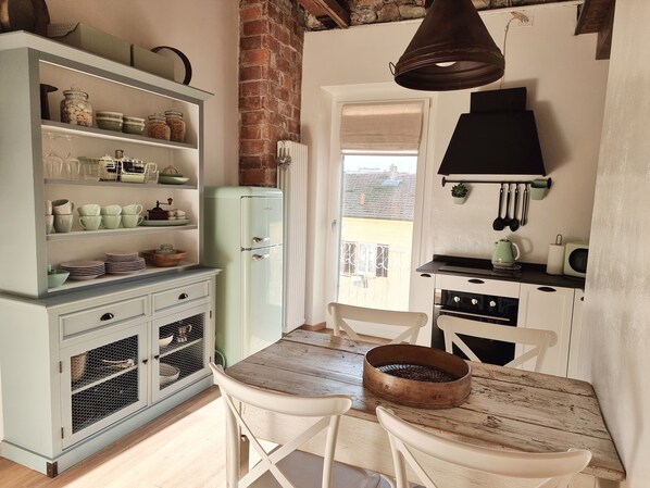 Réfrigérateur, four, plaque de cuisson, lave-vaisselle