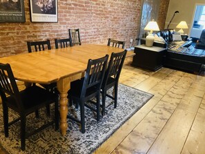 Dining - Charming historic loft close to restaurants, shopping and Arkansas river! (Buena Vista)
