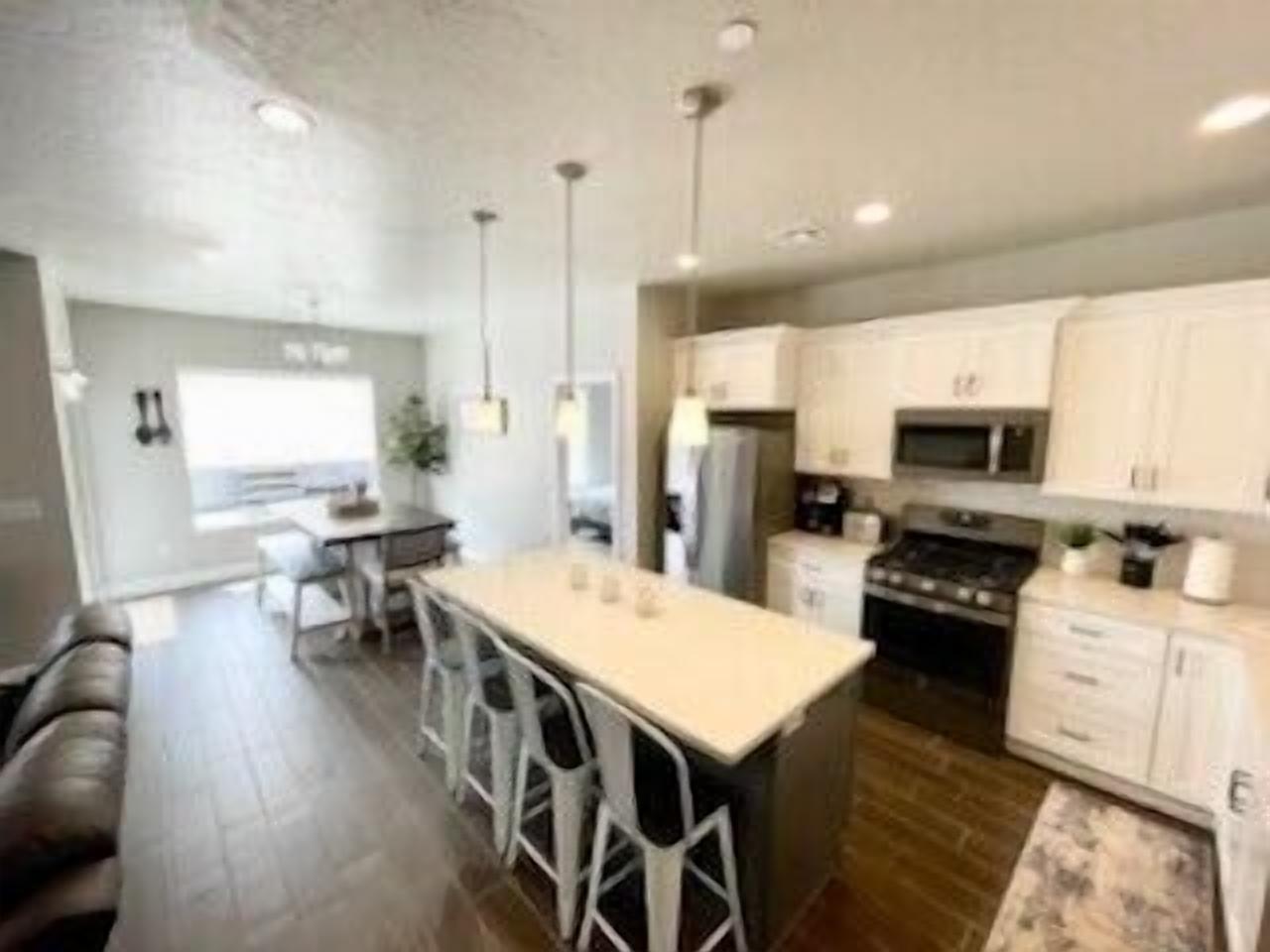 Zion's Sand Hollow Retreat - St George - National Parks, golf, sleeps 20