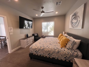 4 bedrooms, desk, iron/ironing board, free WiFi