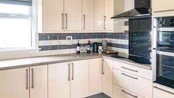 Dishwasher, high chair