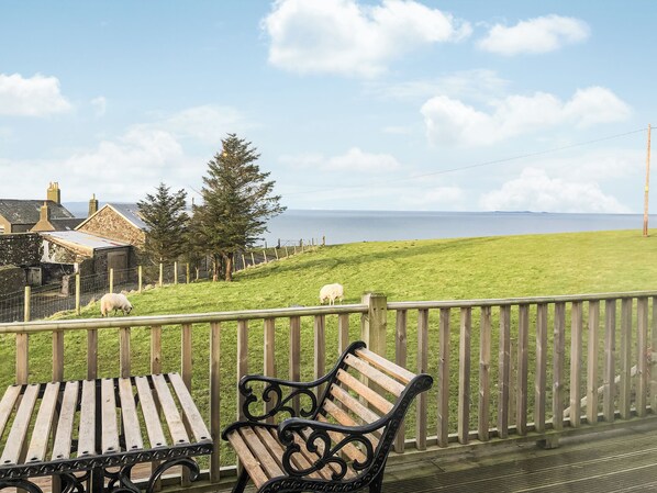 Outdoor dining - Ballygroggan Bungalow - UK38174 (Machrihanish, near Campbeltown)