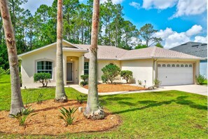 Exterior - **EXCLUSIVE 3-bedroom w/heated private pool** (Palm Coast)