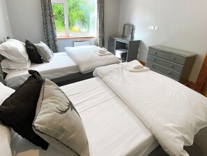 4 chambres, Wi-Fi gratuit, draps fournis