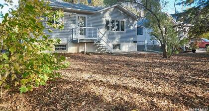 â
4 Bedroom Bungalow - Near RCMP Heritage Centre â