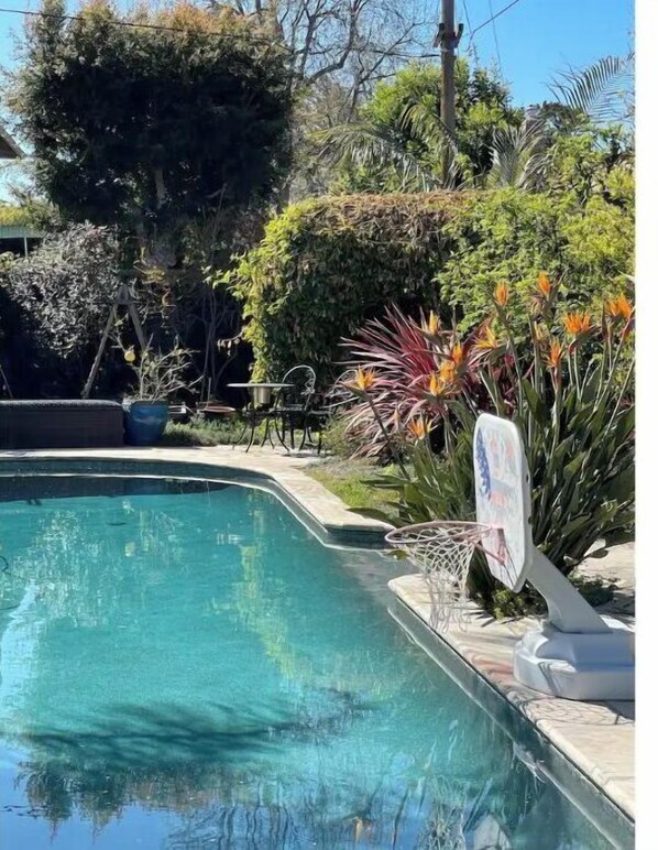 Udendørs pool