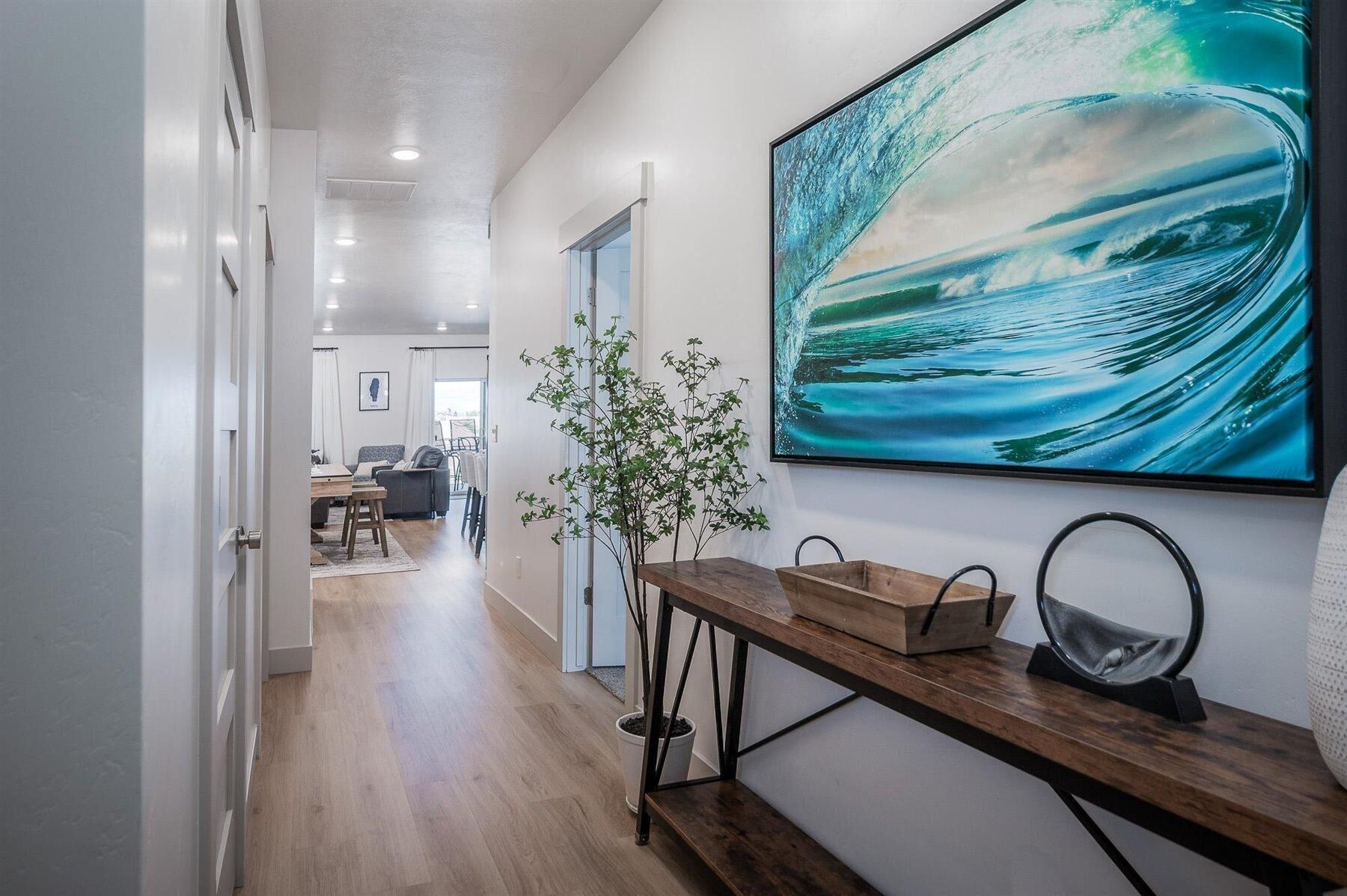 Perfect summer getaway w indoor pool, hot tub, pickleball & more!