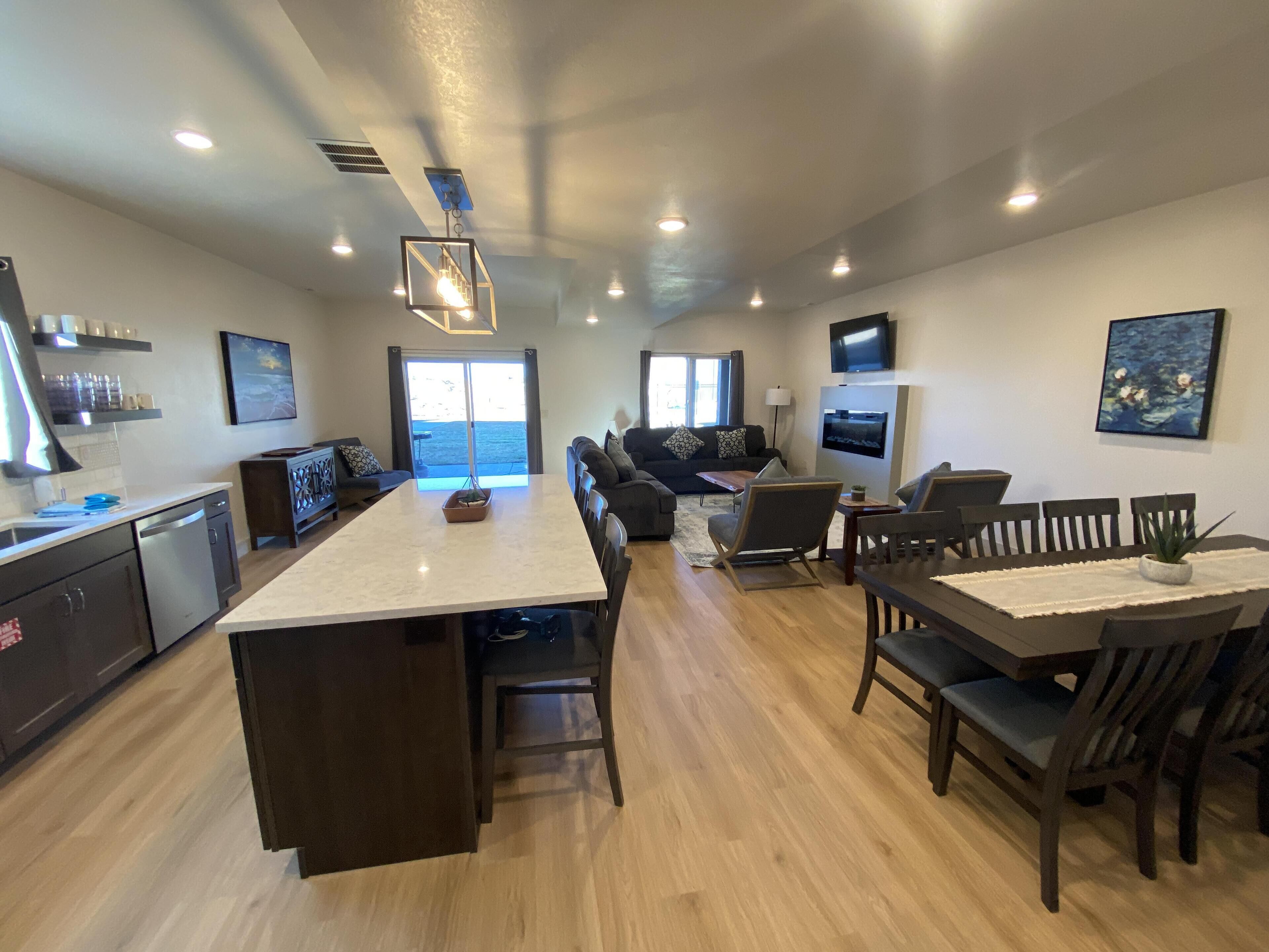 4 Bed, 4.5 Bath, Townhome 32 at Waterdance - sleeps 16, year-round indoor pool/hot tub!