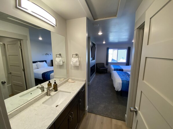 4 bedrooms, iron/ironing board, travel cot, free WiFi