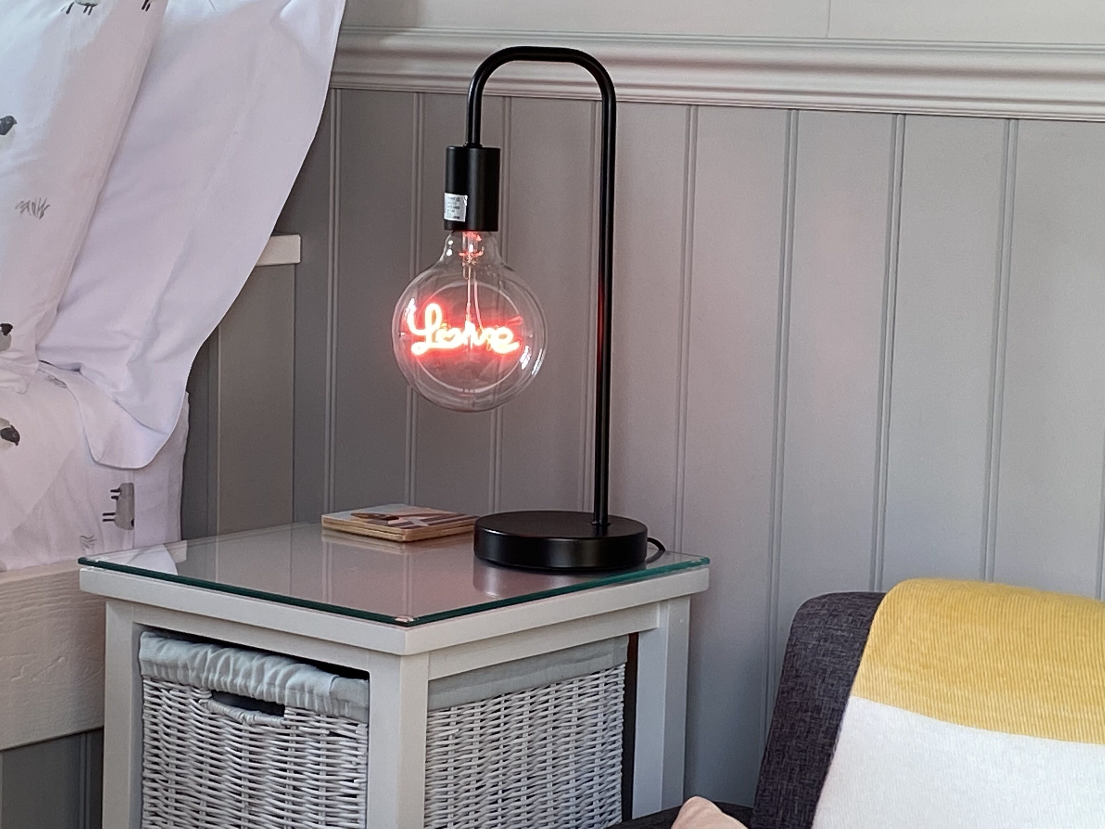 Luxurious shepherds hut with hot tub and pizza oven in the Scottish Trossachs