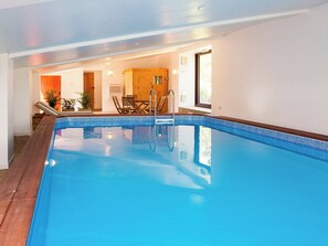 Piscine intérieure