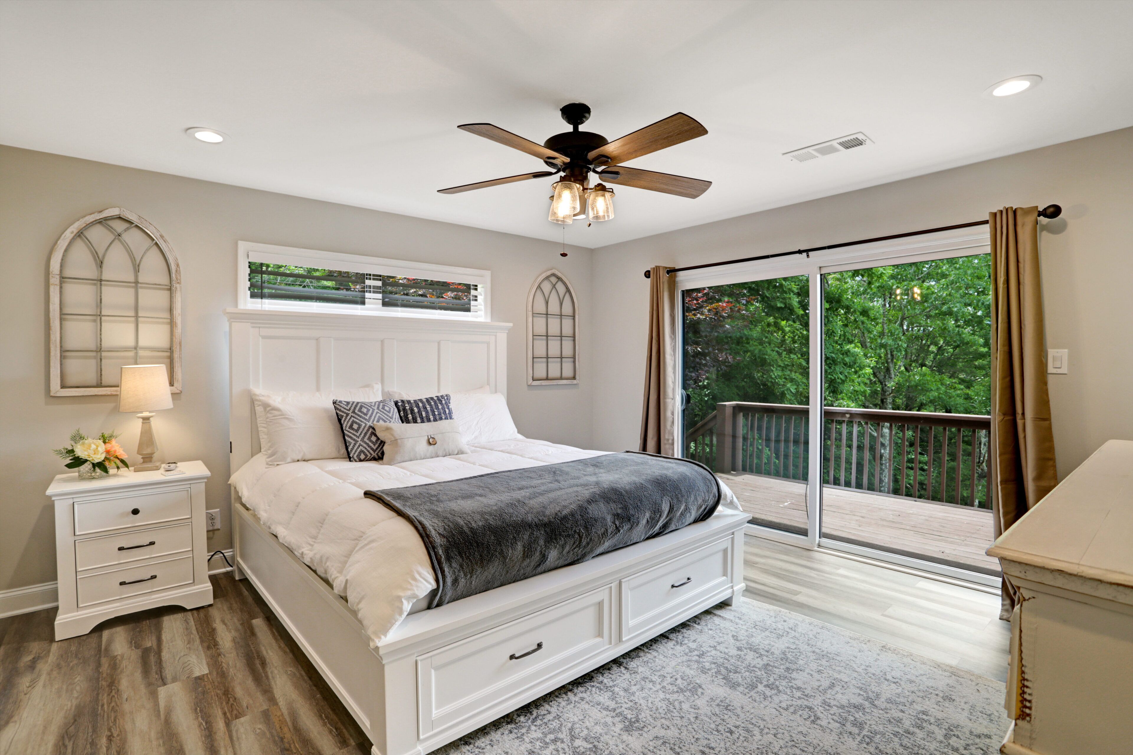 Ridge View - Hot Tub-Fireplace-Fire Pit