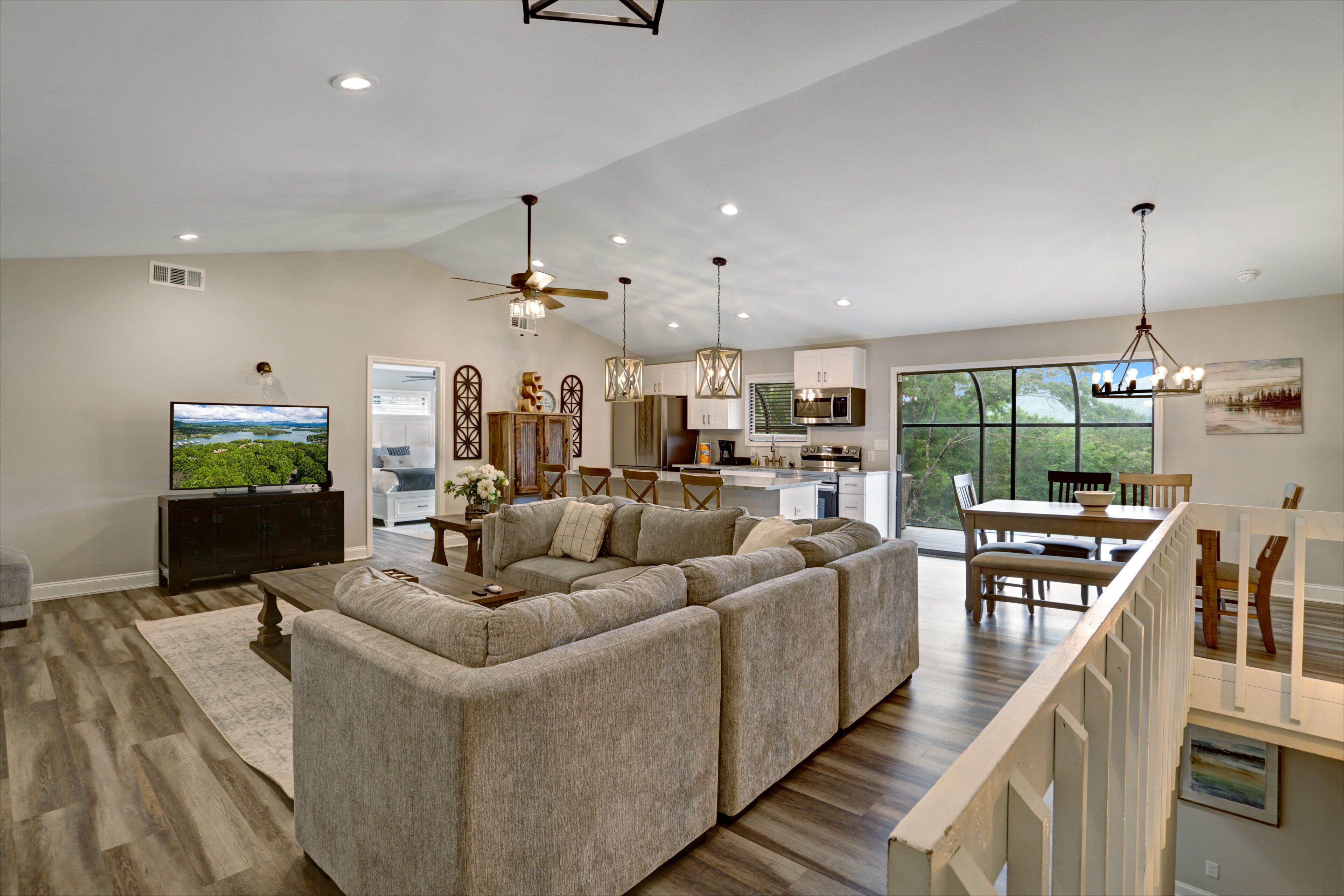 Ridge View - Hot Tub-Fireplace-Fire Pit