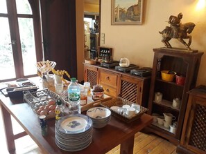 Petit déjeuner continental servi tous les jours en supplément