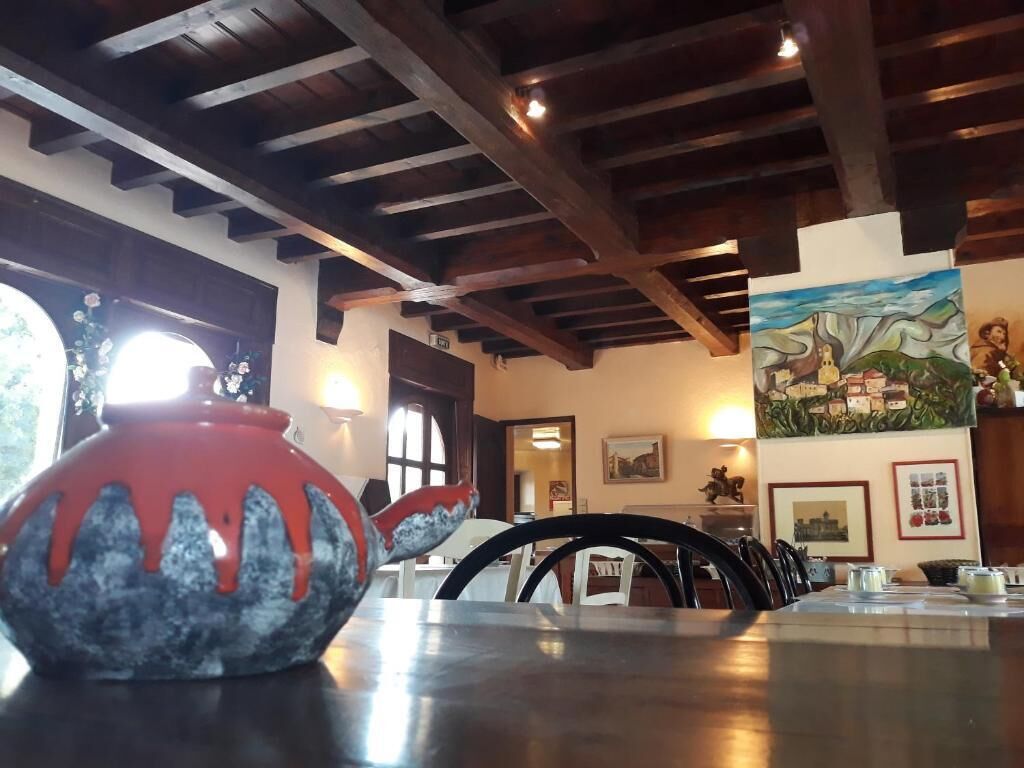 Daily continental breakfast (EUR 8 per person)