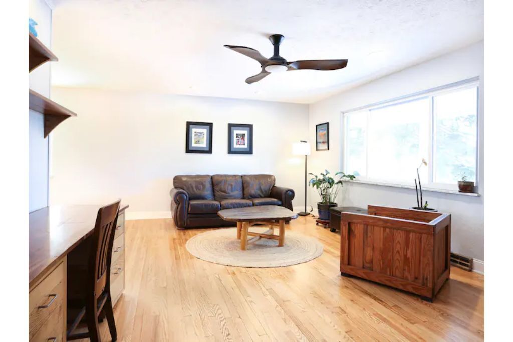 Spacious Hillside Oasis in DT Fayetteville ★ NRG