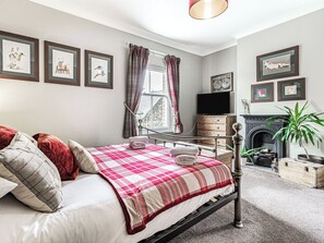 2 室のベッドルーム、WiFi (無料)、ベッドシーツ