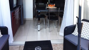 Outdoor dining - Pavilion 4/6 pers. 30 m² Gruissan Les Ayguades (Gruissan)