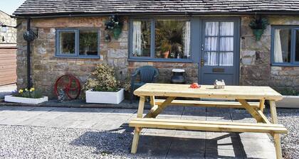 A peaceful, Peak District escape with a friendly atmosphere.