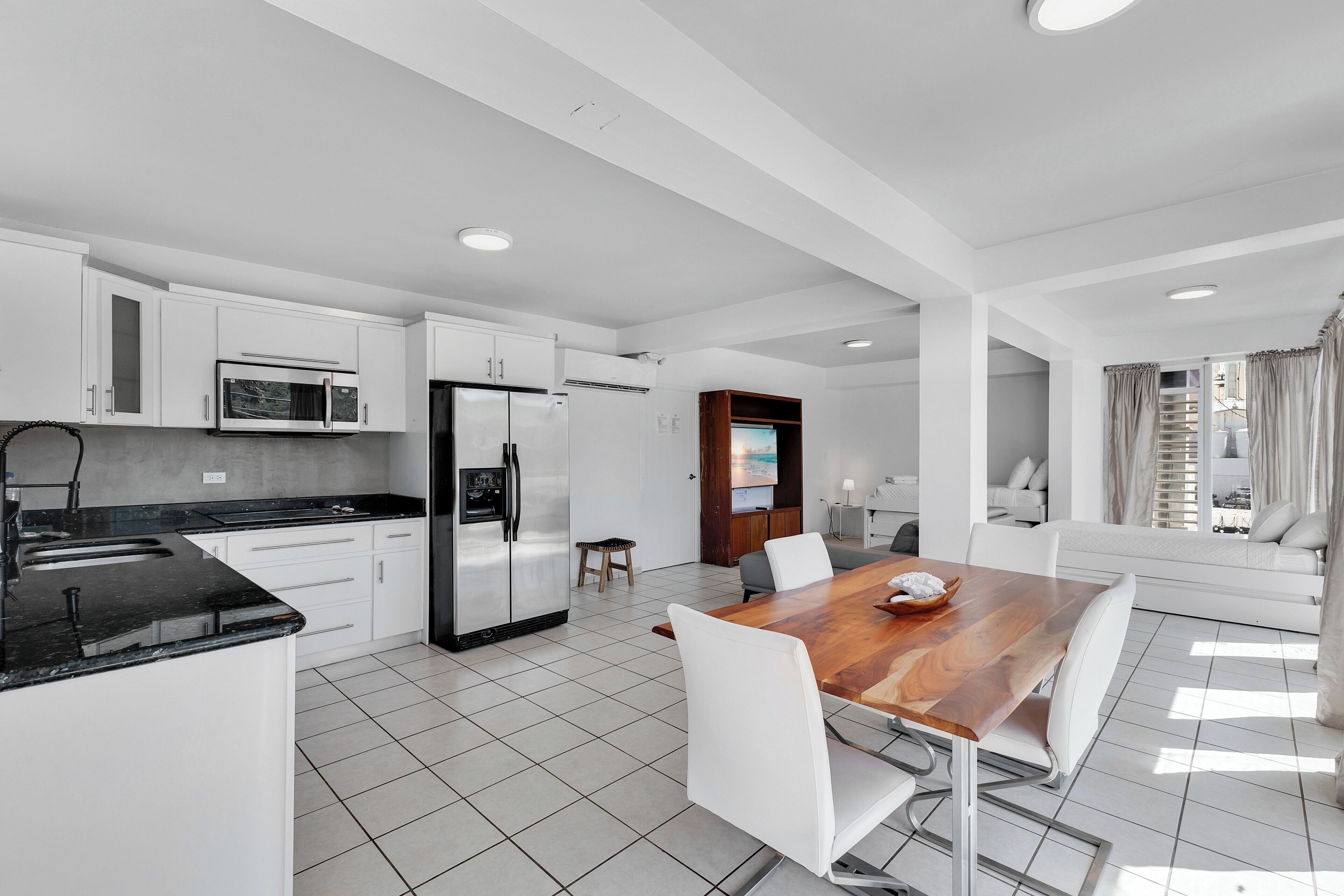 family studio suite | private kitchen