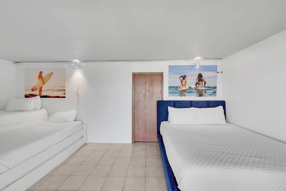 Family Room | 1 bedroom, bed sheets