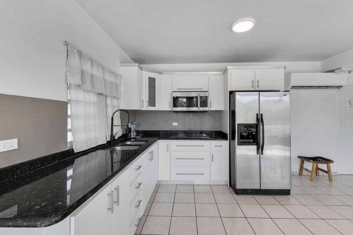 family studio suite | private kitchen