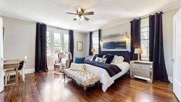 4 bedrooms, desk, iron/ironing board, WiFi