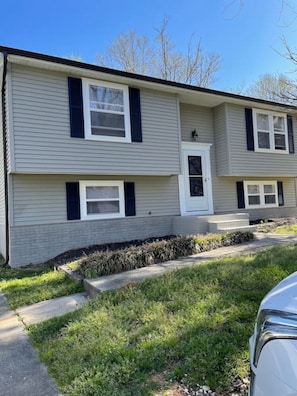Exterior - Pet-Friendly 4BR | Near Uptown | Sleeps 9 (Charlotte)