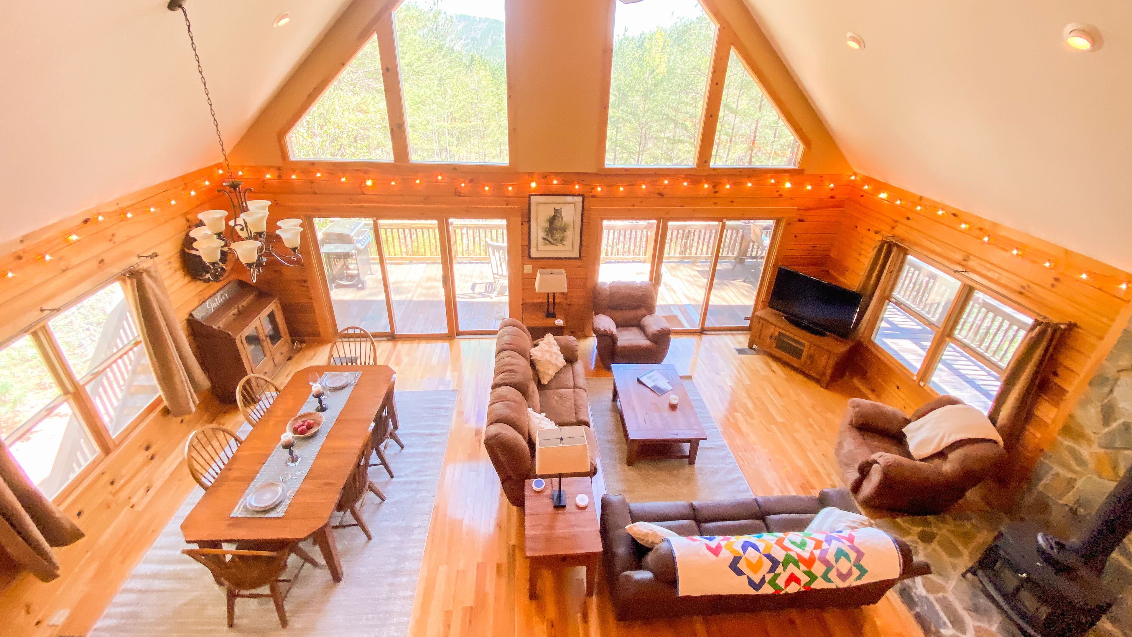 Gather & Relax at Whispering Pines Cabin!