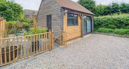 1 bedroom accommodation in Mersham, near Ashford