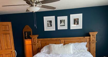 Fox River Townhouse- 3 Miles from EAA Grounds