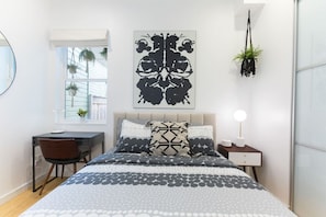 2 Schlafzimmer, Schreibtisch, Bügeleisen/Bügelbrett, WLAN