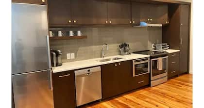 GORGEOUS 1 BR on MAIN #3