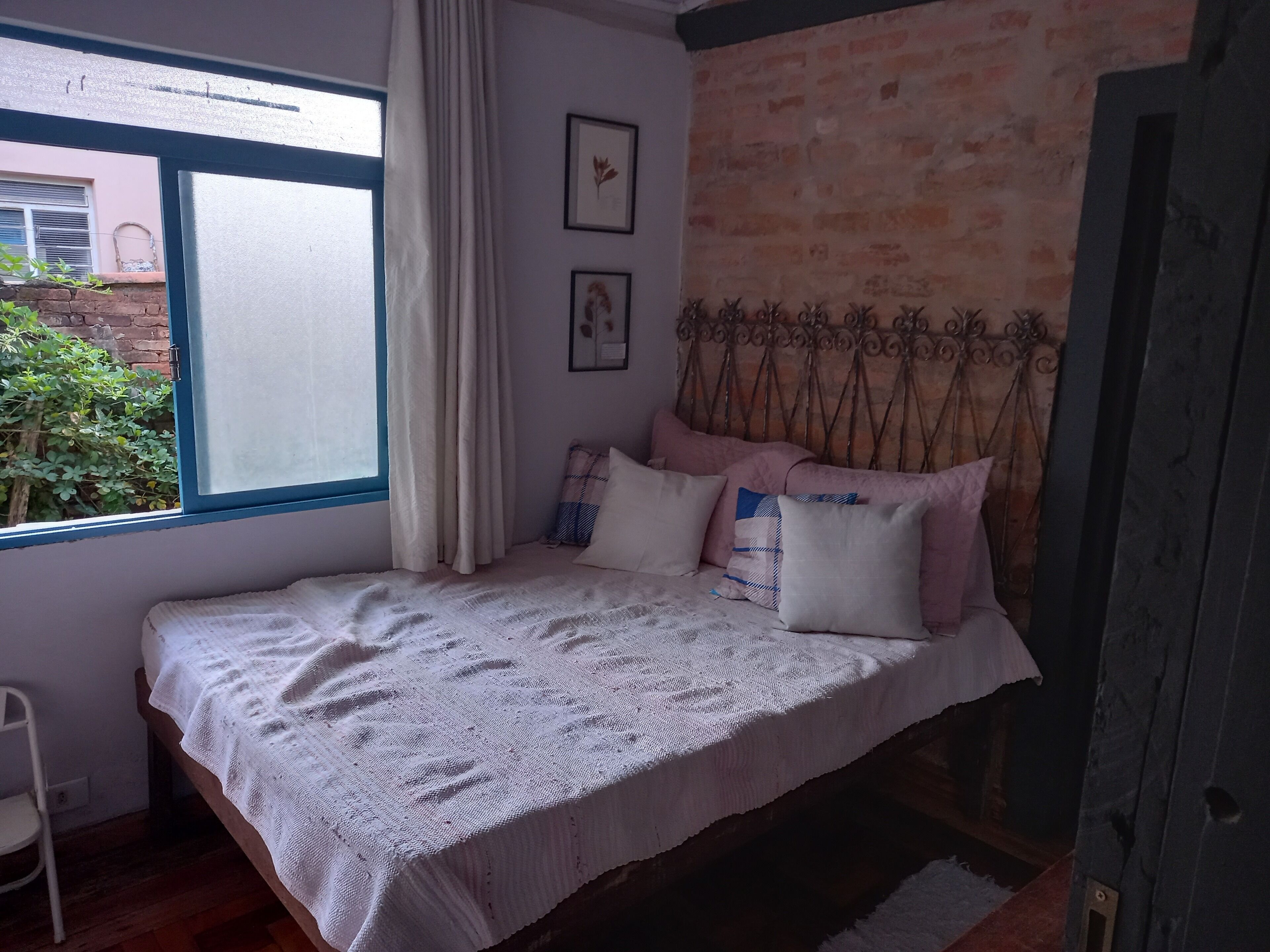 Suite in a century-old house in the center of Socorro