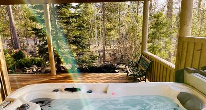 Modern Sunriver Luxury Home with Fenced Turf Pet Yard, Large Kids Room, SHARC !!