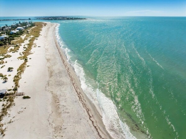 Am Strand, Liegestühle, Strandtücher