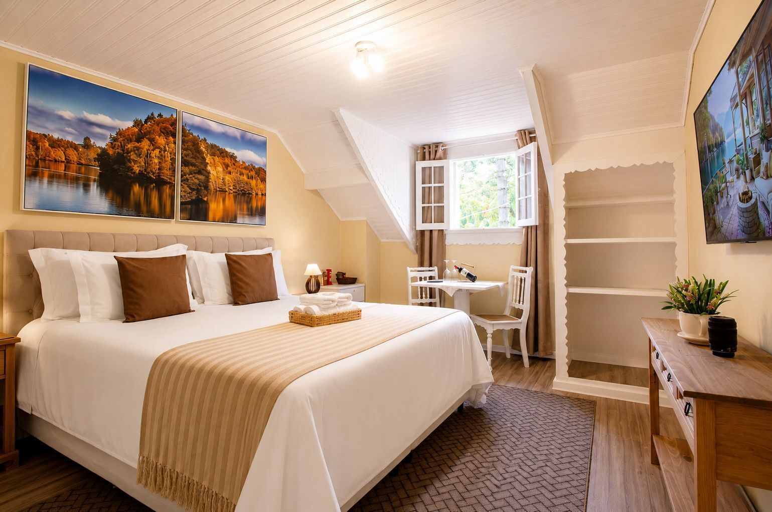 Suíte luxo | Frigobar, Wi-Fi de cortesia, roupa de cama