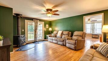 TV, fireplace, DVD player