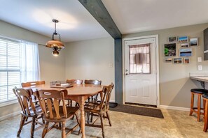 Dining - ATV Trail Access! Secluded Mountain Retreat (Duff)