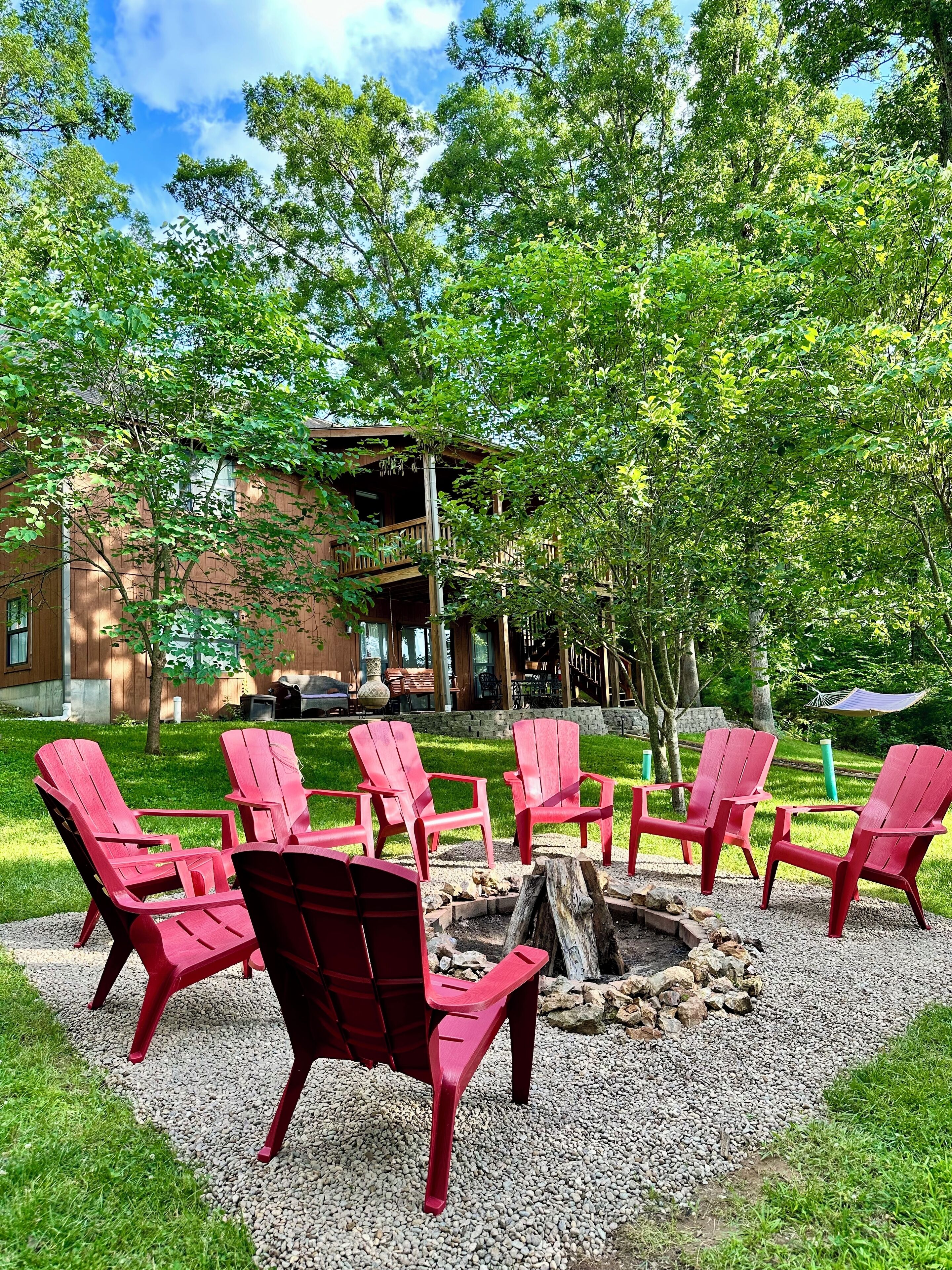 Cabin house on a quiet cove - Lake of the Ozarks near Warsaw