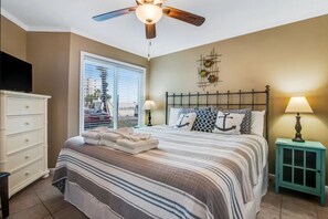 3 chambres, fer et planche à repasser, Wi-Fi gratuit, draps fournis