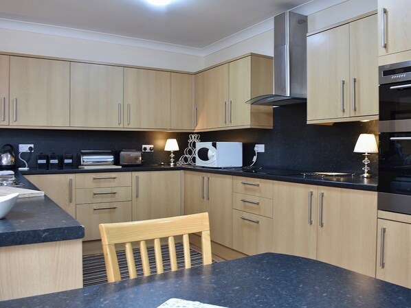 Dishwasher, cookware/dishes/utensils