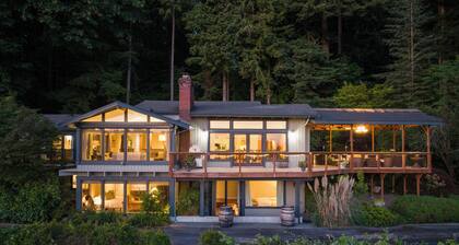 Woodinville Wine Country Tuscan/Chateau Style Home w/ Winery. Wines by appt.