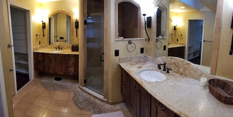 Bathtub, hair dryer, towels, soap. Woodinville Wine Country Tuscan/Chateau Style Home w/ Winery. Wines by appt.